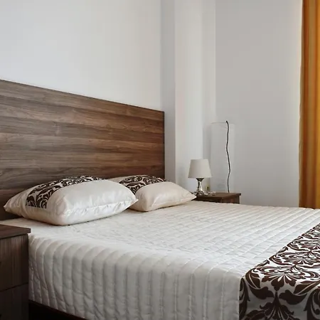 Time Out بيت ضيافة سوزوبول