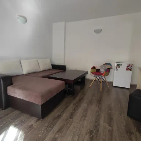 Time Out بيت ضيافة 4*