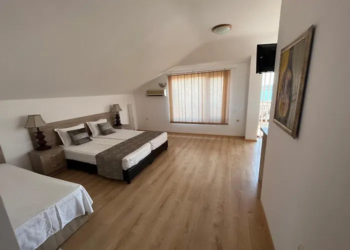 Time Out Casa de hóspedes 4*